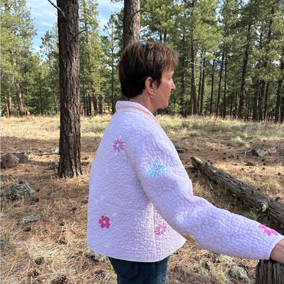 Upcycled from a quilt pastel pink and flower crop jacket - Picture 1 of 11